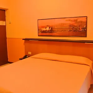 Hotel Giardino, Mediolan